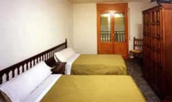 Apolo Xi Pensión Aínsa